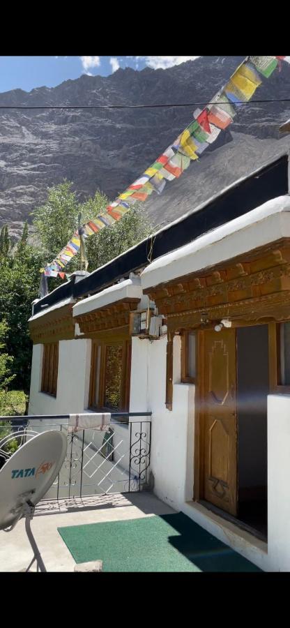 Sernang Homestay Hundar Bagian luar foto