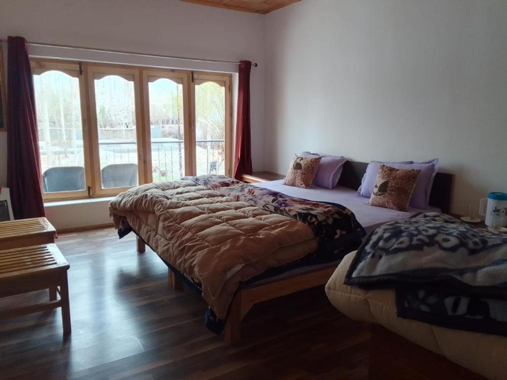 Sernang Homestay Hundar Bagian luar foto