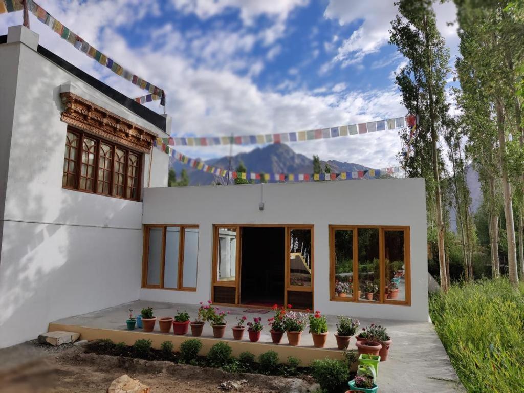Sernang Homestay Hundar Bagian luar foto