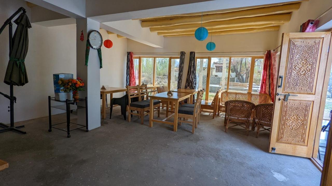 Sernang Homestay Hundar Bagian luar foto