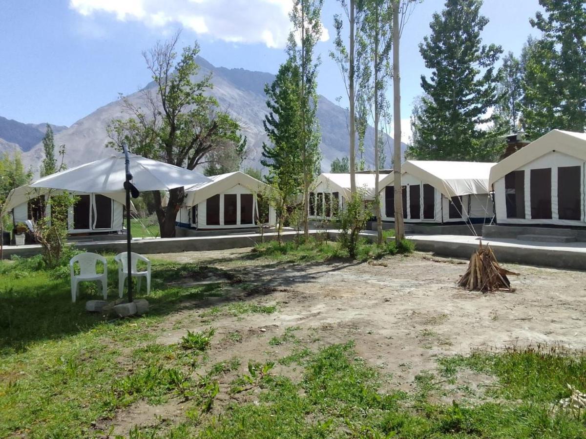 Sernang Homestay Hundar Bagian luar foto